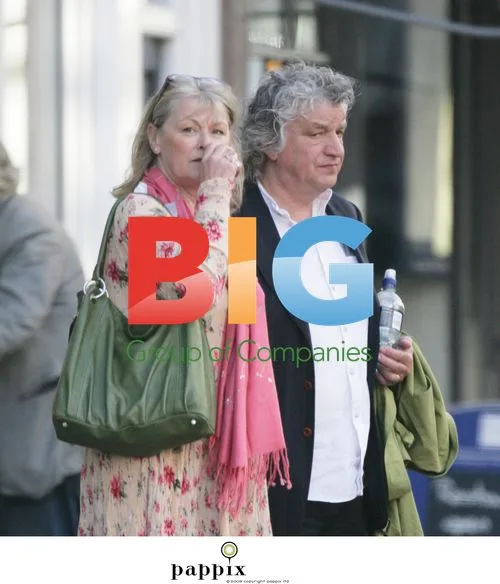 Sue Cook and Ian Sharp shopping in London