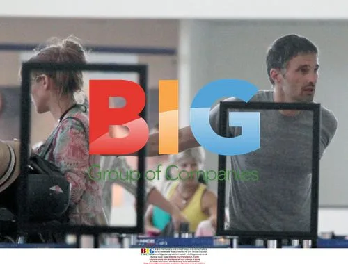 Oliver Martinez and Elsa Pataki at Airport