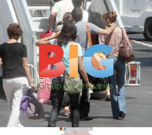Oliver Martinez and Elsa Pataki at Airport