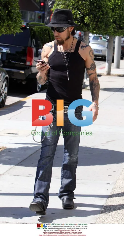 Dave Navaro seen on phone in West Hollywood