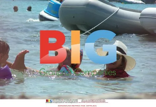 Elen Rives' Fun Beach Day