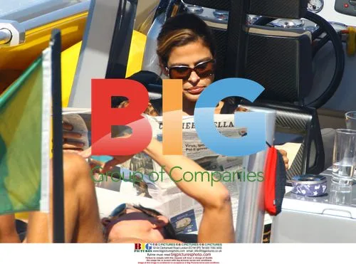 Actress Eva Mendes and boyfriend with Dolce and Gabbana