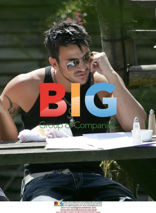 Peter Andre unpacks with sons in Brighton