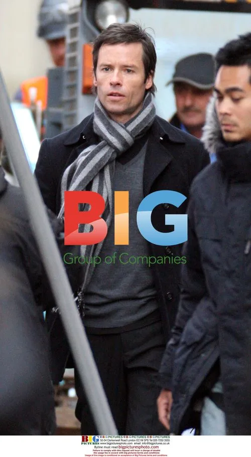 Katie Holmes and Guy Pearce on set in Melbourne