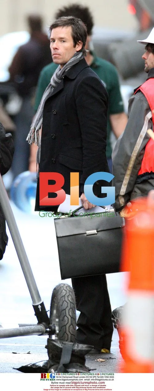 Katie Holmes and Guy Pearce on set in Melbourne