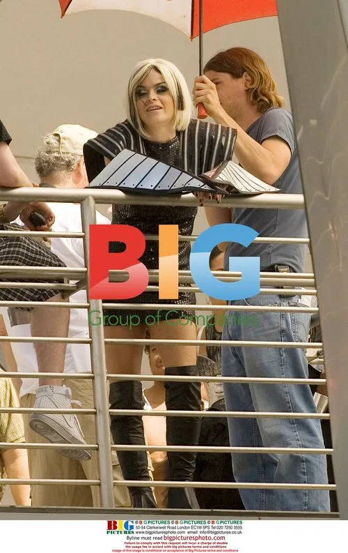 Taryn Manning on 'Melrose Place' set