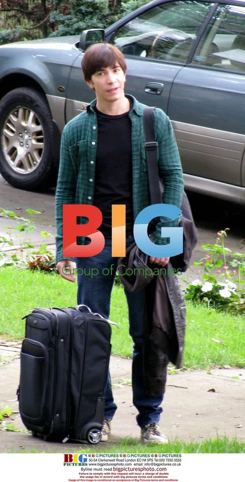 Justin Long on 'Going the Distance' set