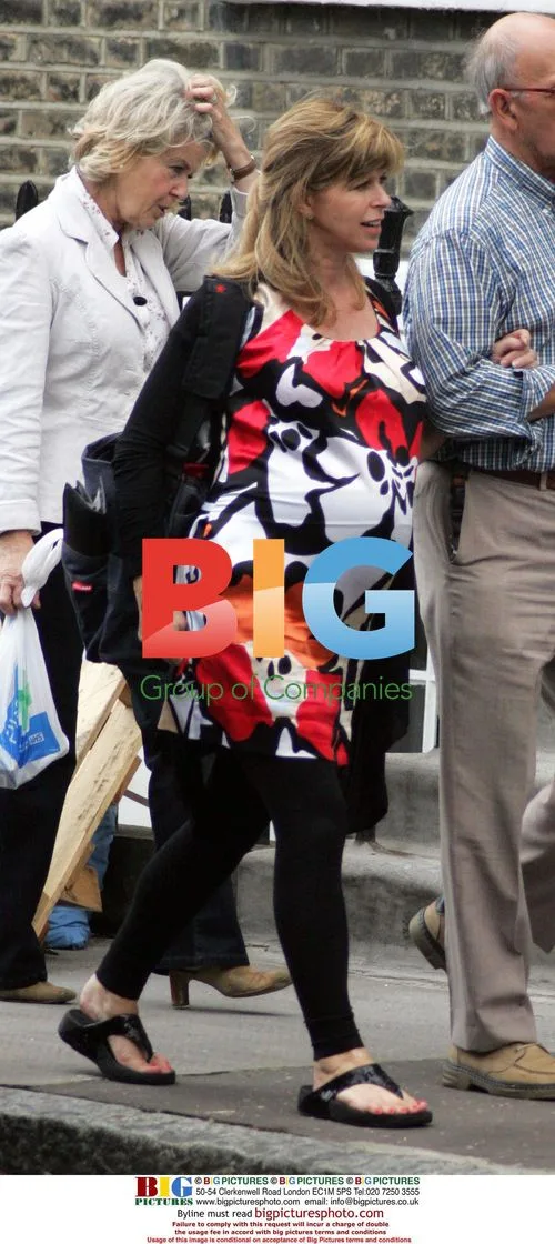 Pregnant GMTV Presenter Kate Garraway on Casual Walk
