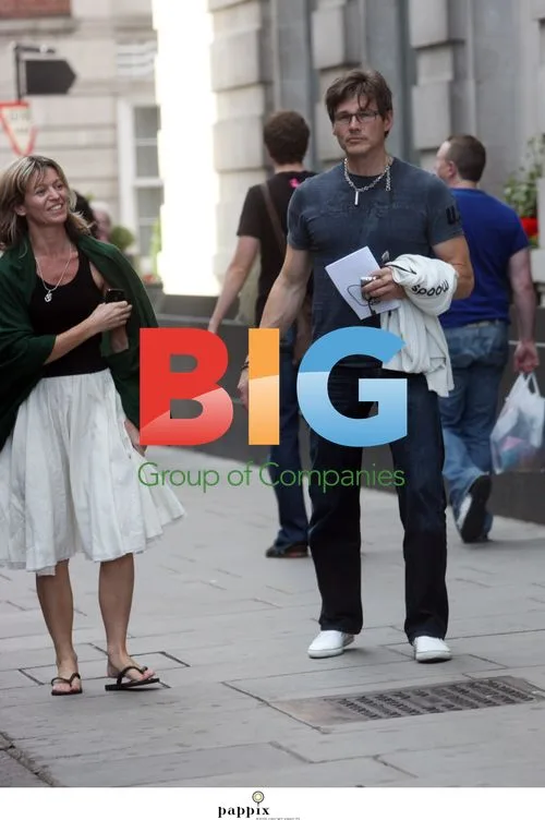 A-ha spotted outside hotel in London