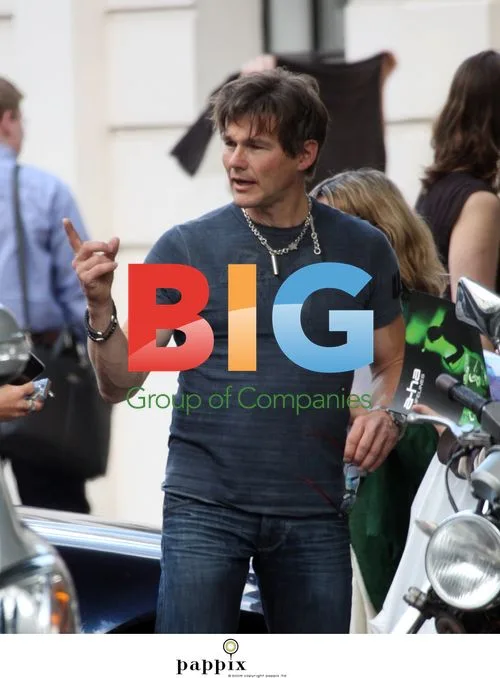 A-ha Spotted Outside Hotel in London