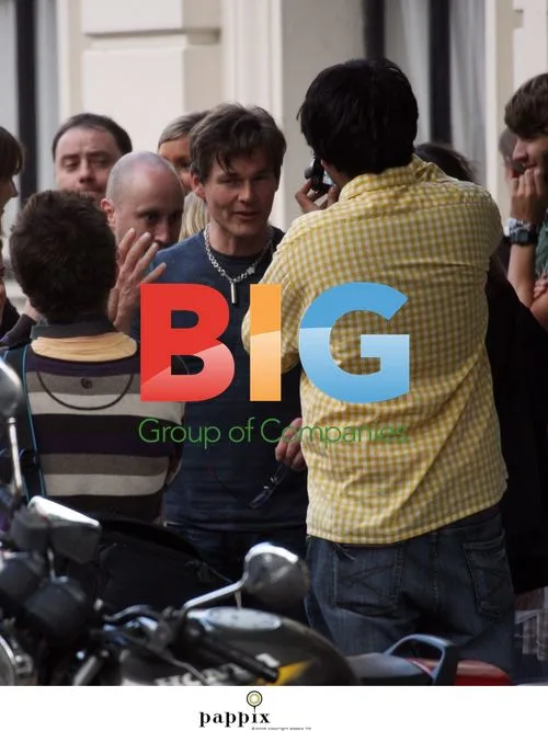 A-ha Spotted Outside London Hotel