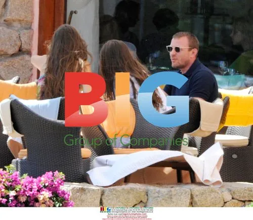Guy Ritchie Relaxing in Italy with Twins