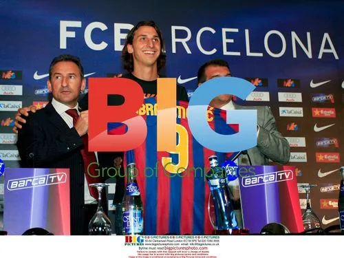 Zlatan Ibrahimovic Poses as Barcelona Player