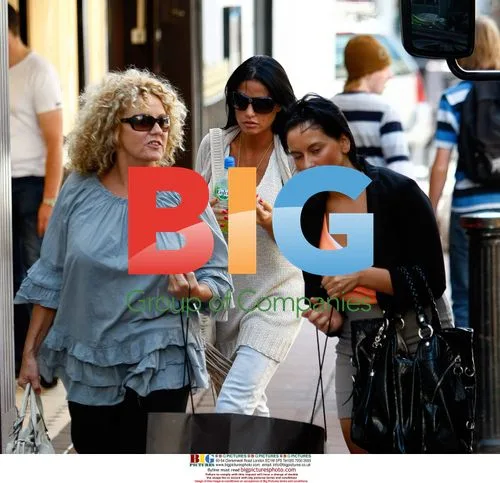 Katie Price Shopping with Family