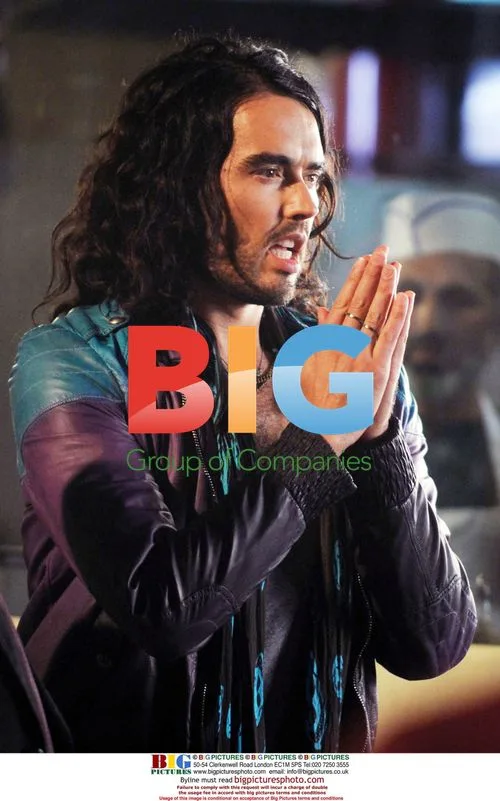 Russell Brand and Jonah Hill on 'Get Him to the Greek' set