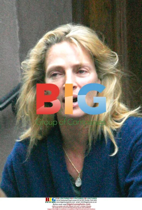 Uma Thurman Welcomes Son from School