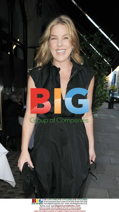 Diana Krall returns to hotel after dining