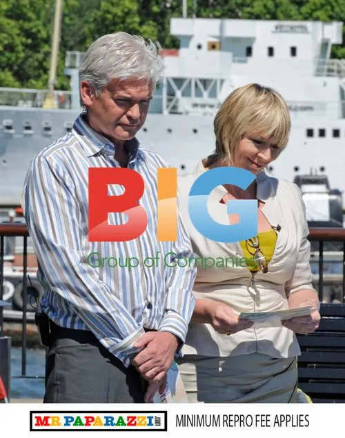 Fern Britton and Phil Schofield on This Morning Set