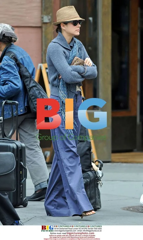 Marion Cotillard shops in Soho