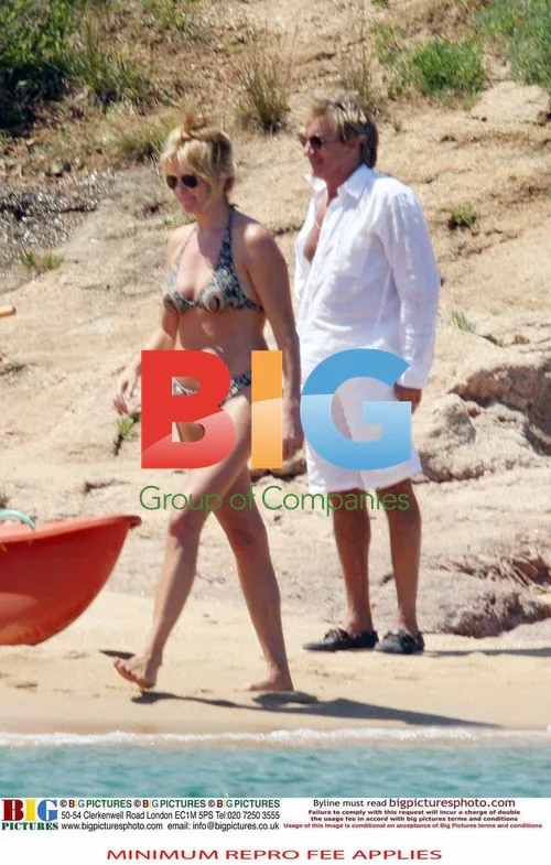 Rod Stewart and family on holiday in Italy