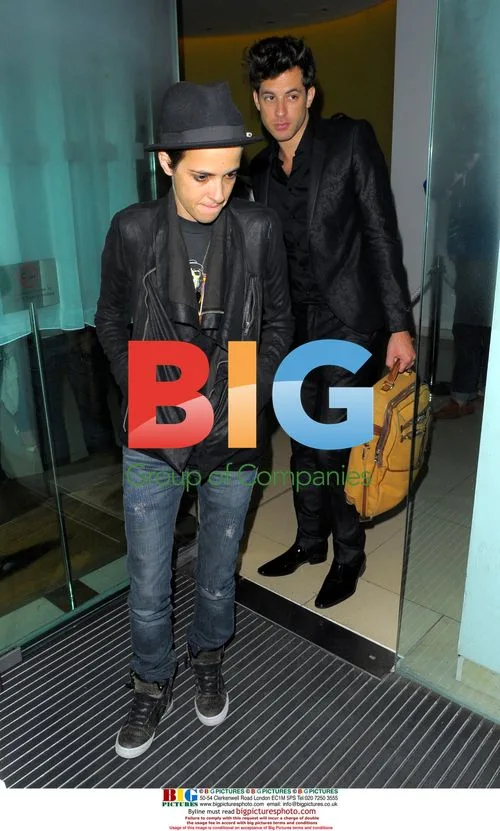Samantha and Mark Ronson leaving Bungalow 8