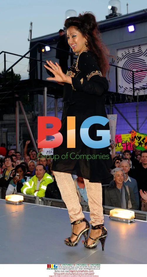 New Big Brother contestants enter house
