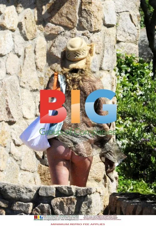 Rod Stewart and Family on Holiday in Italy