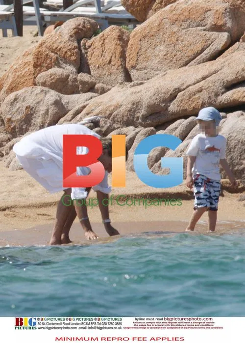 Rod Stewart, Penny Lancaster and Family in Italy