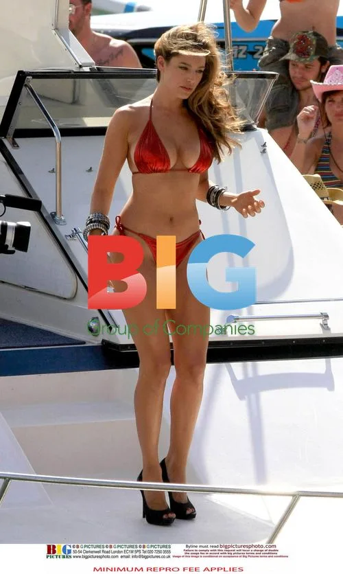 Kelly Brook and Riley Steele on 'Piranha 3-D' set