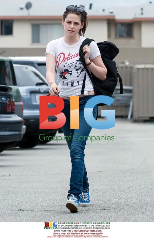 Kristen Stewart Visits H&M Vocal Studio