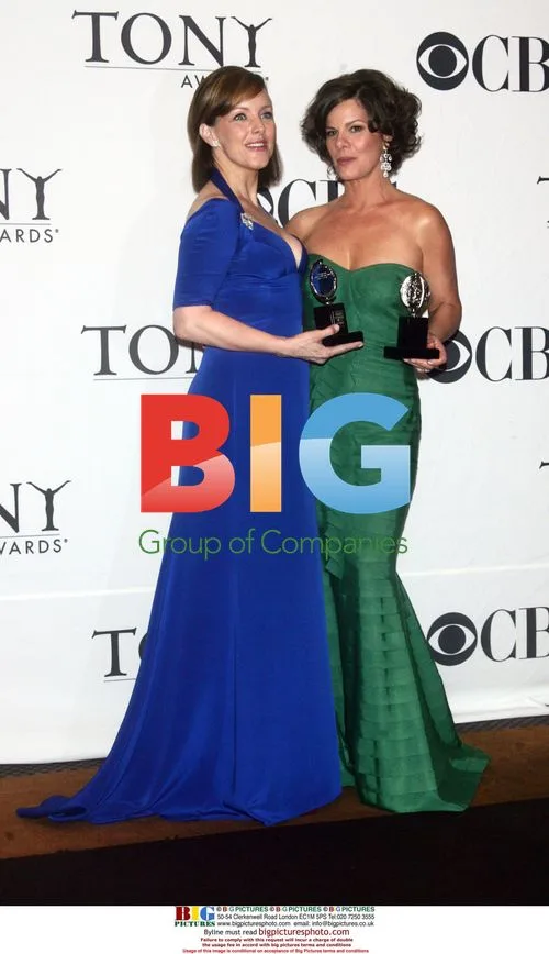 Alice Ripley and Marcia Gay Harden hold their Tony Awards
