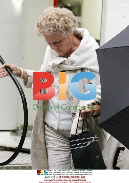 Cranford Film Set with Jodie Whittaker and Judi Dench