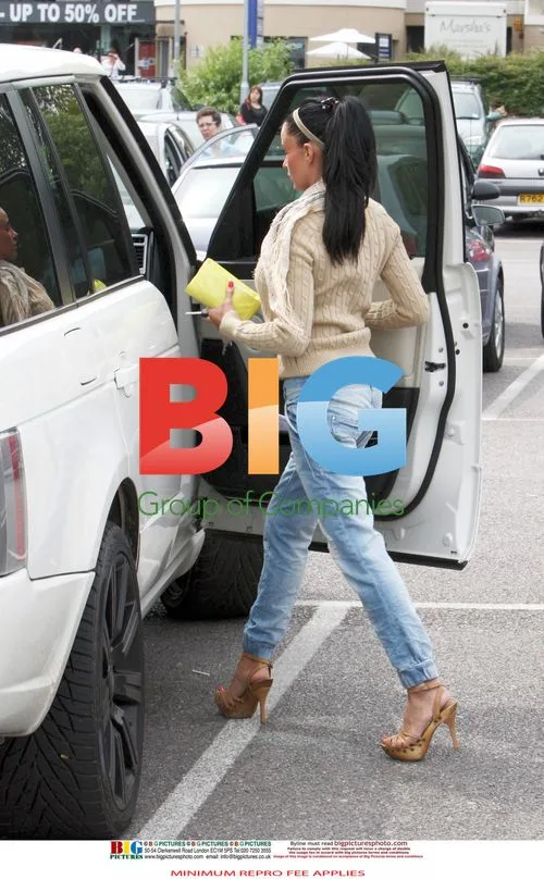 Katie Price and Michelle Heaton Shop for Junior's Birthday