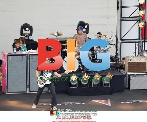 Blink 182 Performs in LA