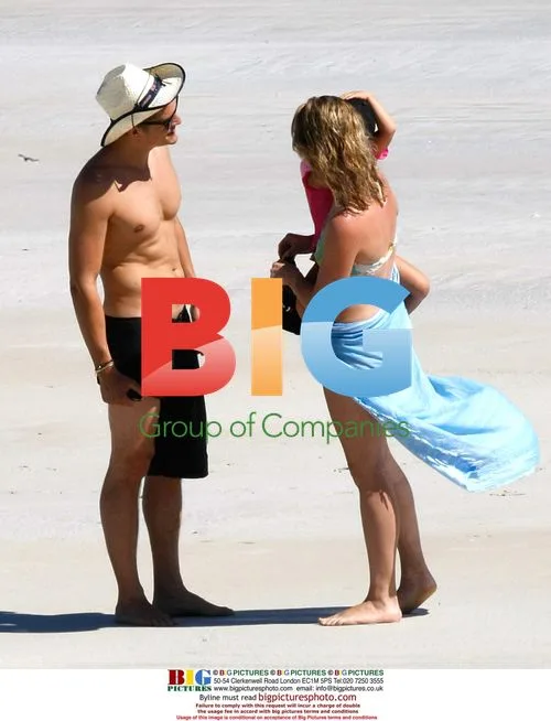 Orlando Bloom Relaxes in Australia