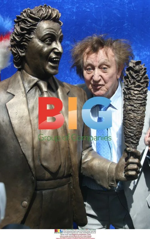 Ken Dodd and Bessie Braddock statues unveiled in Liverpool