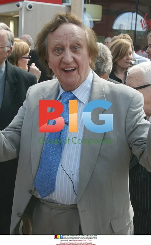 Ken Dodd and Bessie Braddock Statues Unveiled in Liverpool