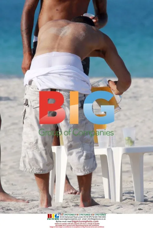 Aaron Lennon plays soccer with friends on Miami Beach