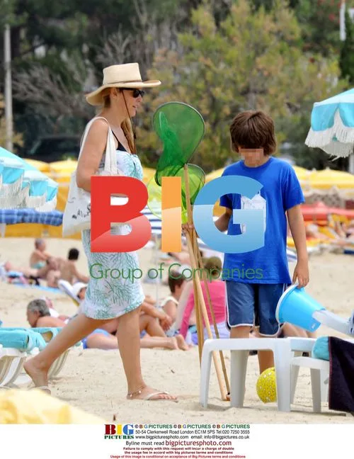 Jerry Hall's Saint Tropez Vacation