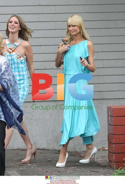 Paris Hilton leaving studio with sister Nicky