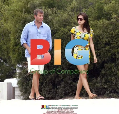 Roman Abramovich and Girlfriend in Saint Tropez