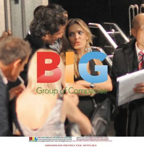 Elen Rives seen with mystery man