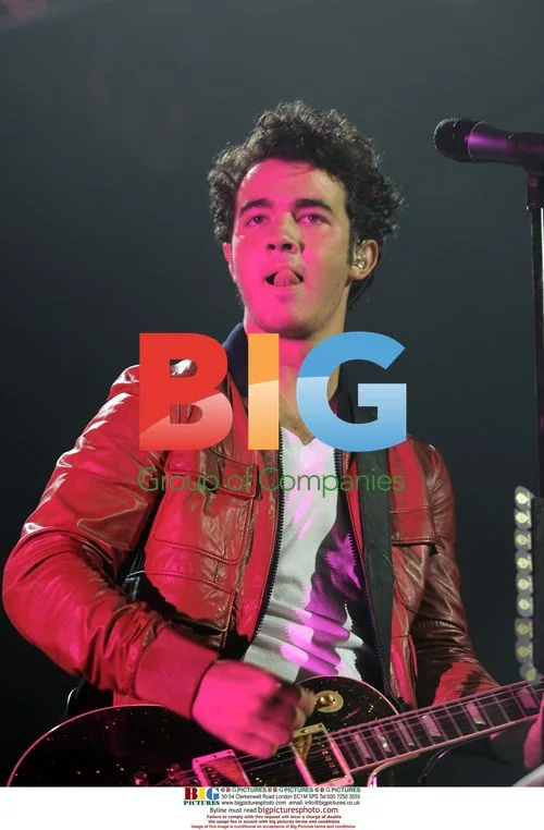 The Jonas Brothers perform in Paris