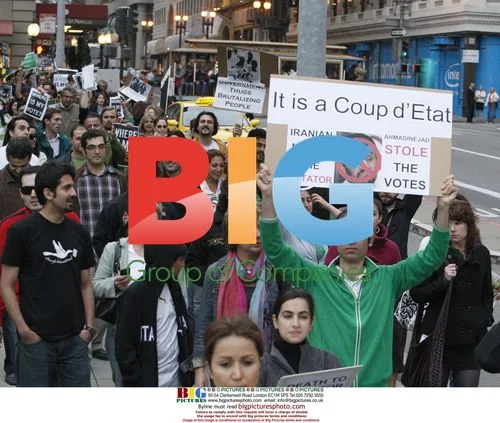 Iranian-American protesters support Iranian democracy