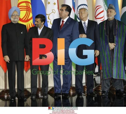 SCO leaders pose for group photo