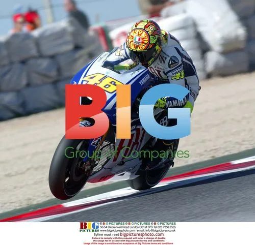 Valentino Rossi wins Catalunya GP