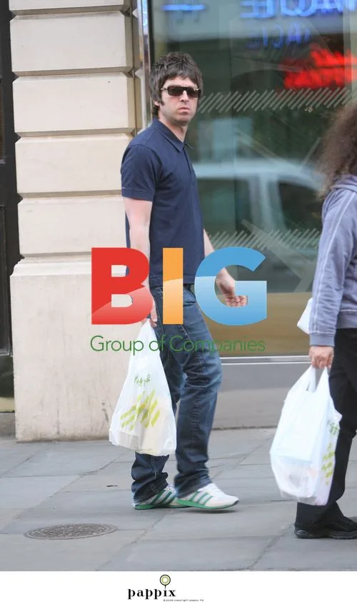 Noel Gallagher spotted shopping in London