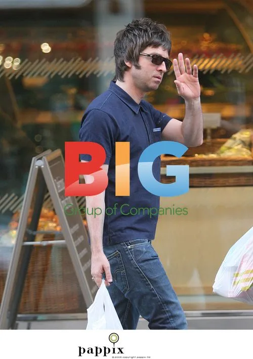 Noel Gallagher spotted shopping in London