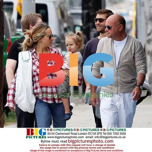 Tobey Maguire with family at restaurant