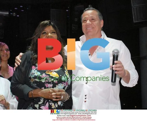 Gloria Gaynor attends awards ceremony in Acapulco